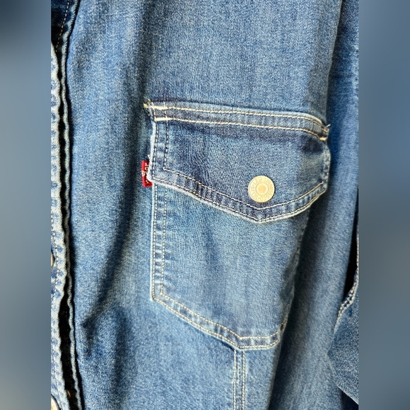 Levi's Jeans Denim Shirt Long Jacket Cotton Washed Blue Lightweight Size 4X - L - Picture 3 of 7